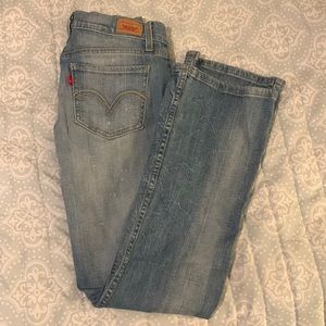 Woman’s Levi ripped bootcut jeans